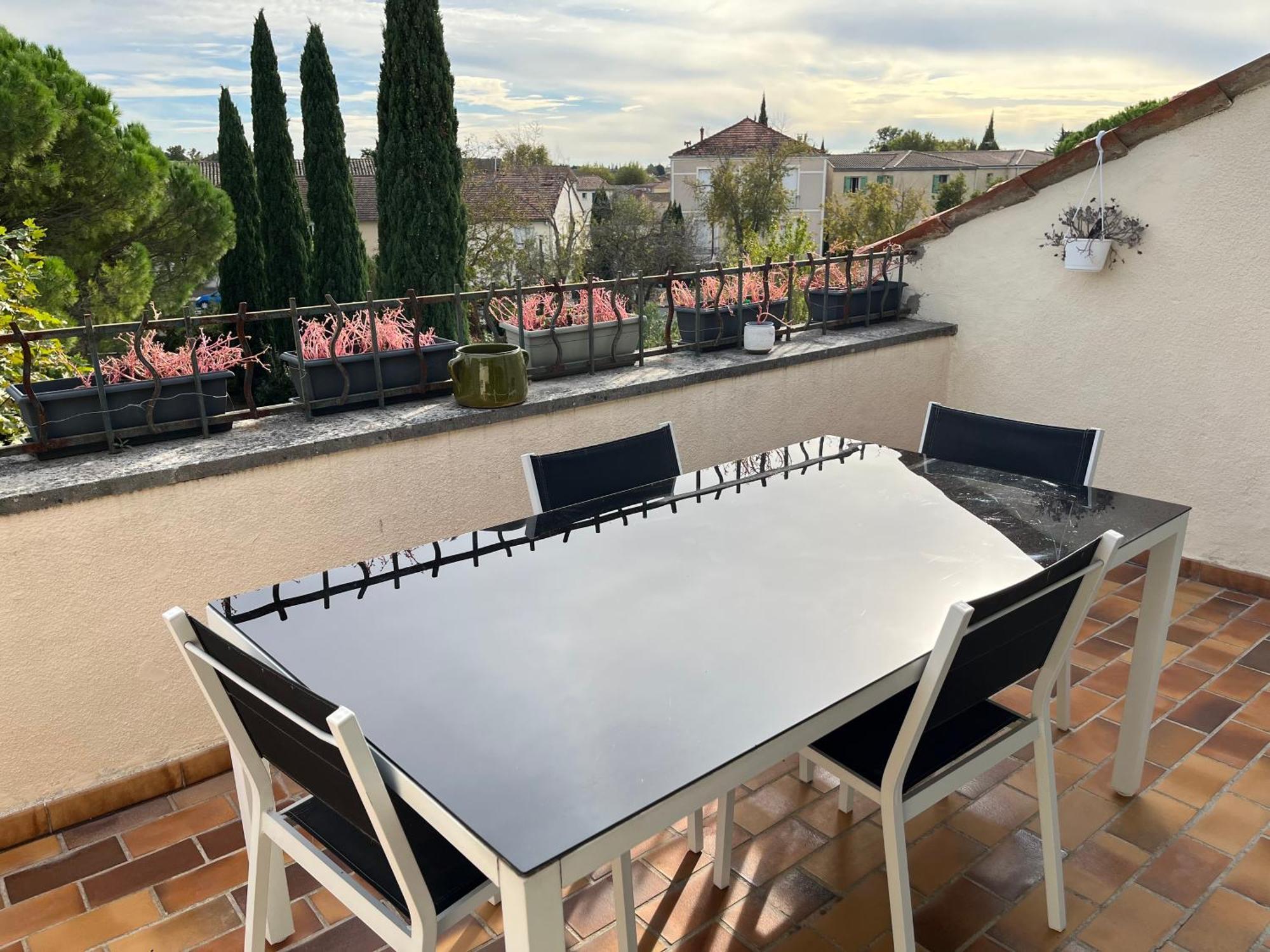 Duplex Lumineux Sur Gde Terrasse, Balneo Double, Parking Prive, Clim, Local Velos Entraigues-sur-la-Sorgue Exterior foto